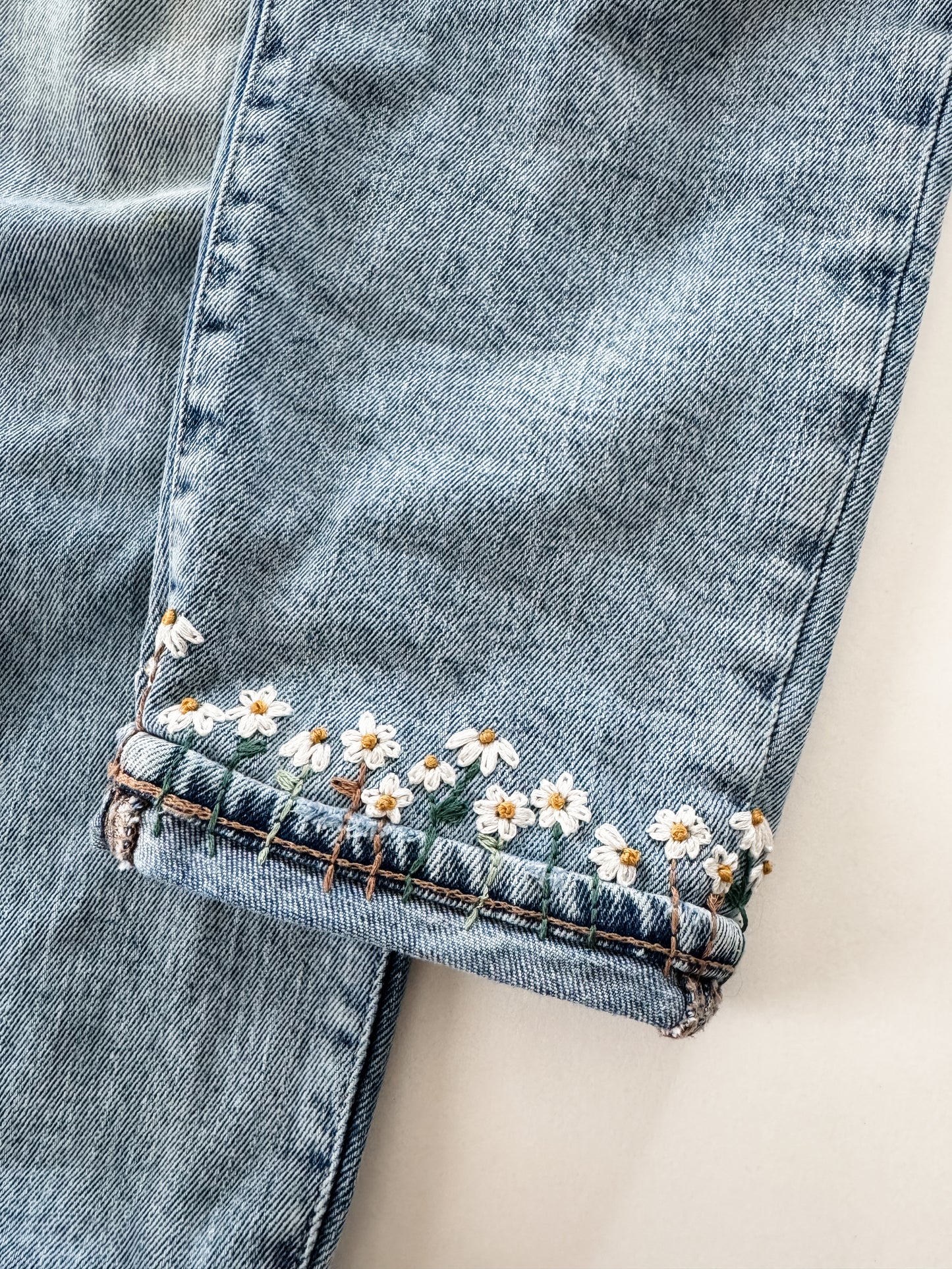 Daisy Row PDF Embroidery Pattern