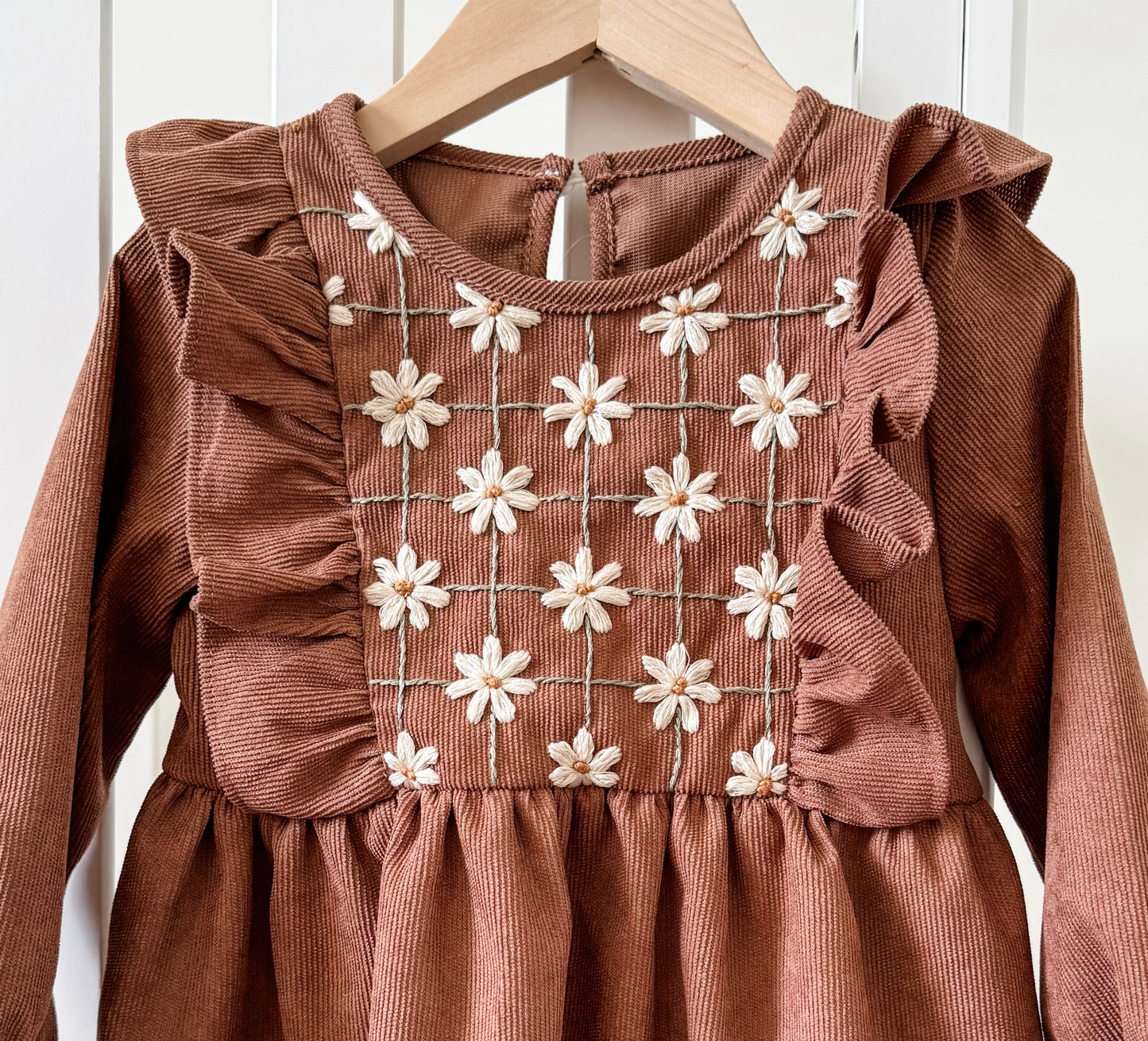 Daisy Lattice Stick and Stitch Embroidery Kit