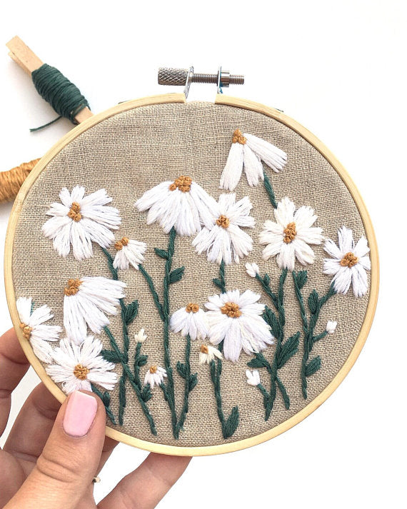 Wild Daisies Embroidery Pattern – threadunraveled