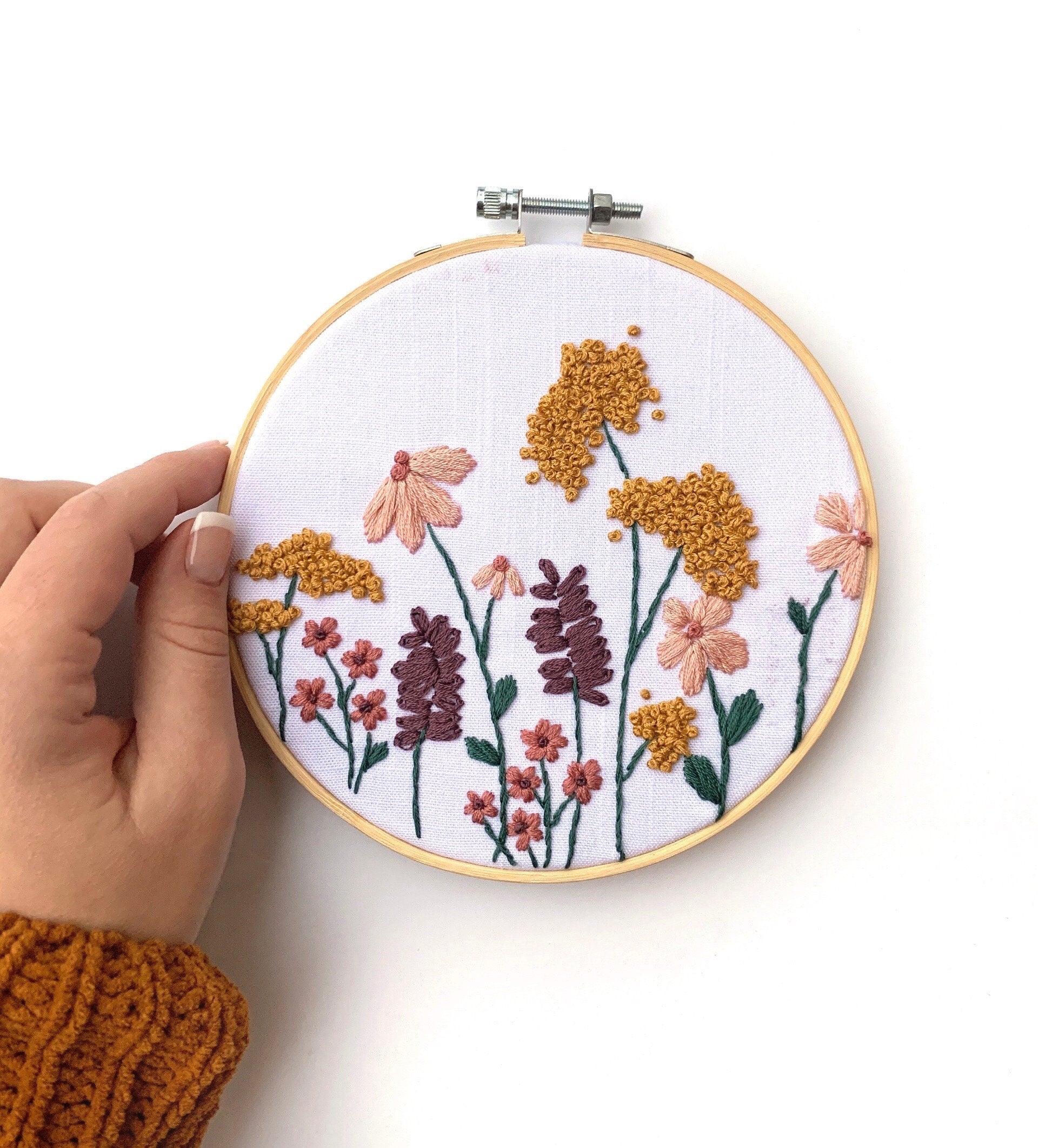 25 Easy Embroidery Projects For Beginners With Free Patterns  Embroidery  patterns free, Simple embroidery, Garden embroidery